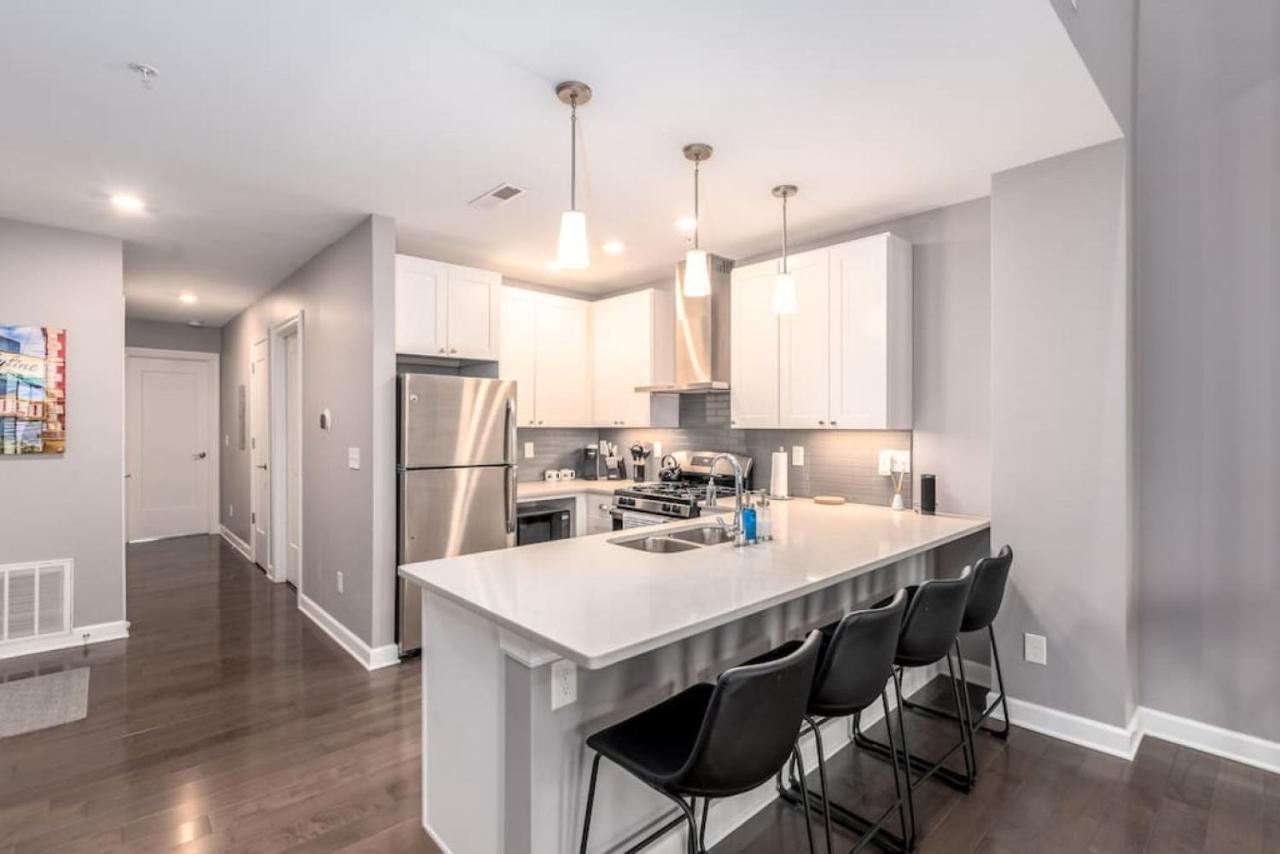 Soaring 2-Bedroom Parkside Loft Walkable To It All Цинциннаті Екстер'єр фото